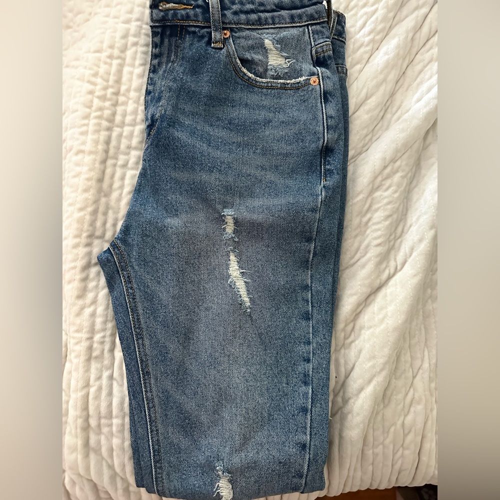NWT! High waisted jeans size 7 never worn.